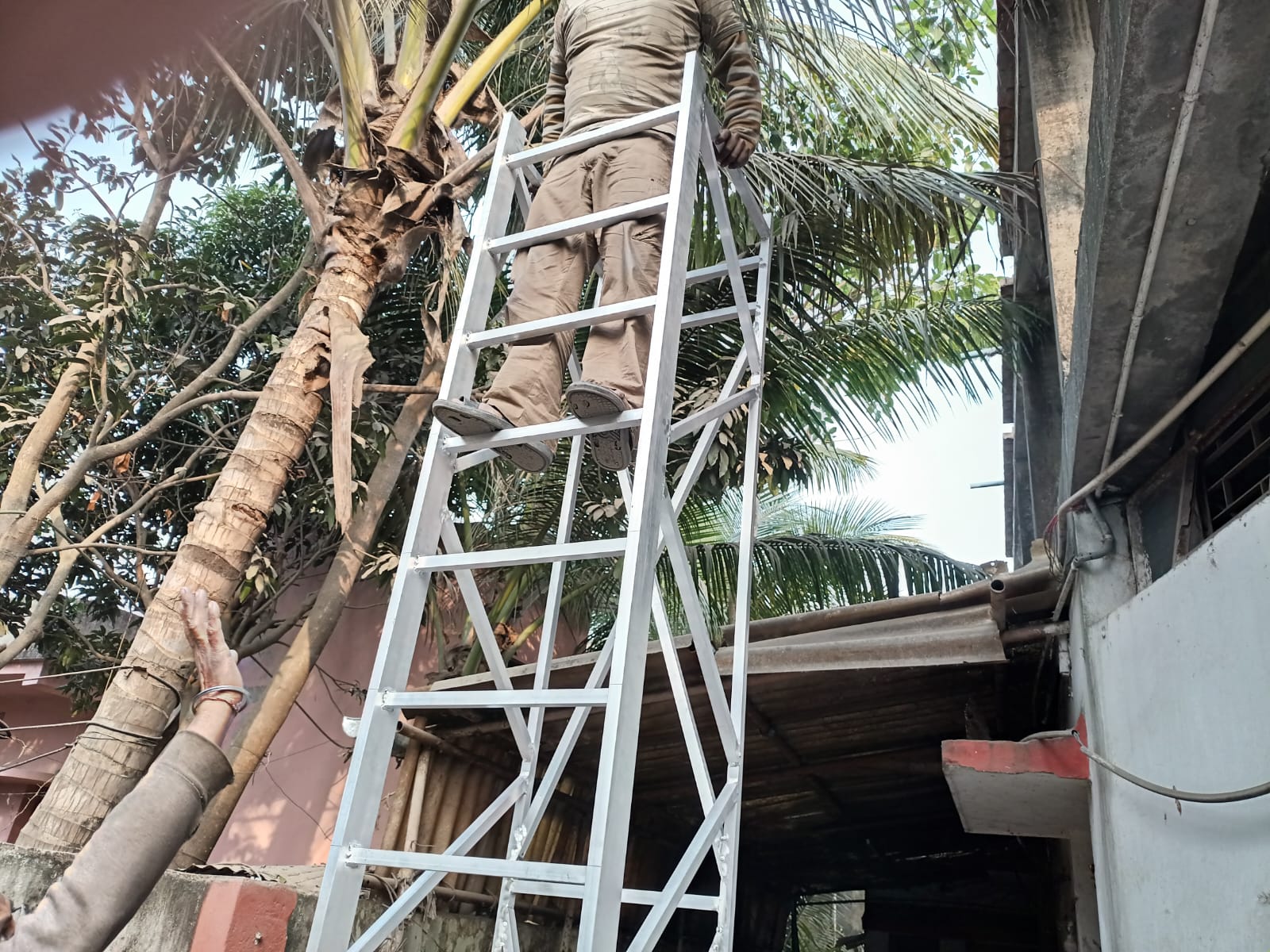 Aluminium ladder